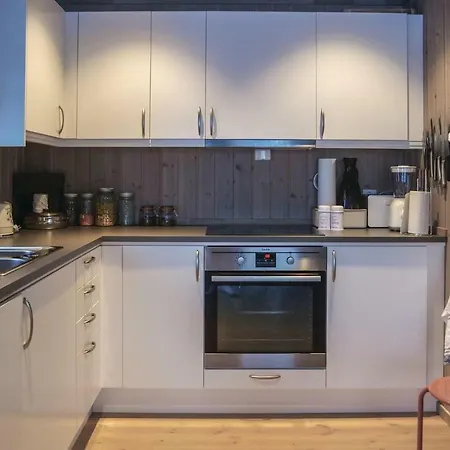 Сasa de vacaciones Four-bedroom Holiday In Sjusjoen